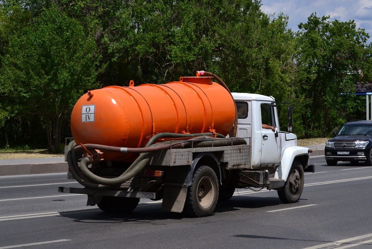 Волгоградская область, № В 427 КМ 134 — ГАЗ-3309