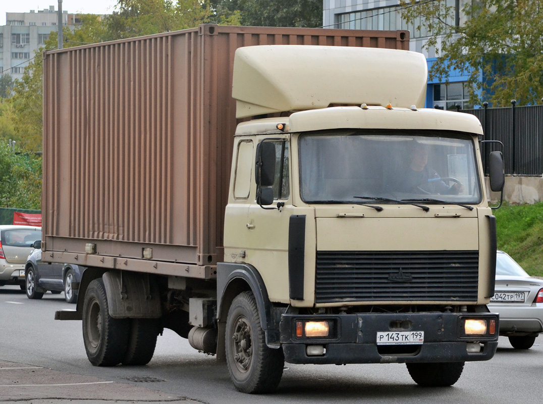 Москва, № Р 143 ТК 199 — МАЗ-53366