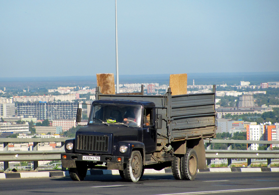 Нижегородская область, № Е 230 КЕ 152 — ГАЗ-33072