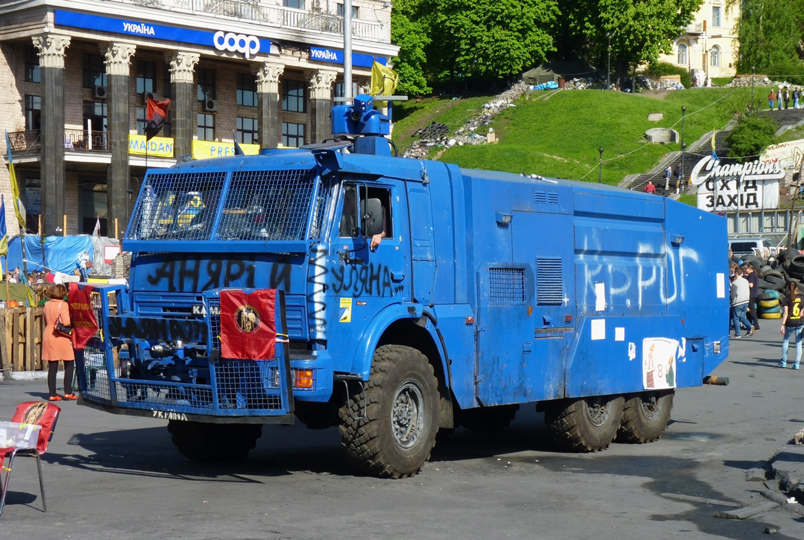 Киев, № (UA11) Б/Н 0004 — КамАЗ-43118 (общая модель); Киев — Автомобили без номеров