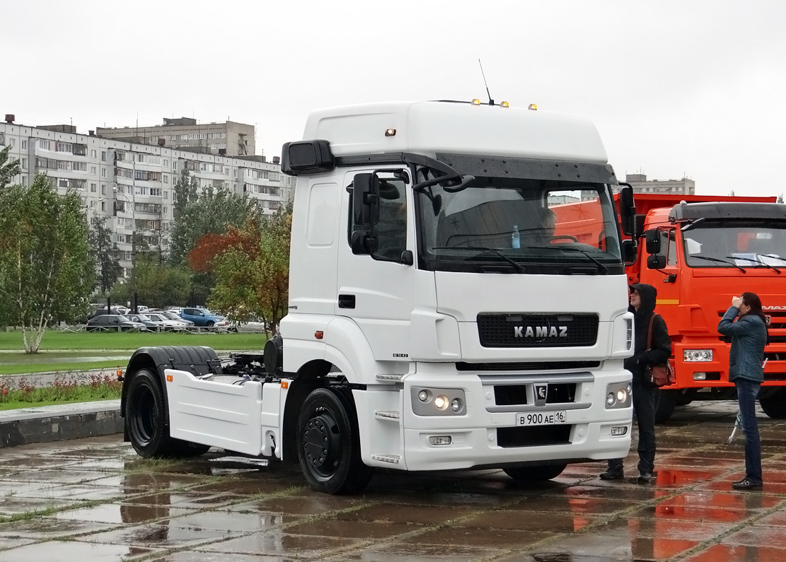 Татарстан, № В 900 АЕ 16 — КамАЗ-5490-T5