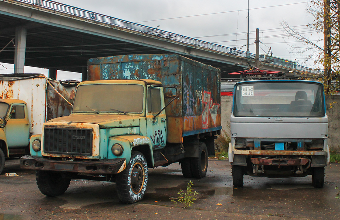 Москва, № 07849 — ГАЗ-3307; Москва, № ЕВ 0582 62 — Mercedes-Benz LP (общ. мод.)