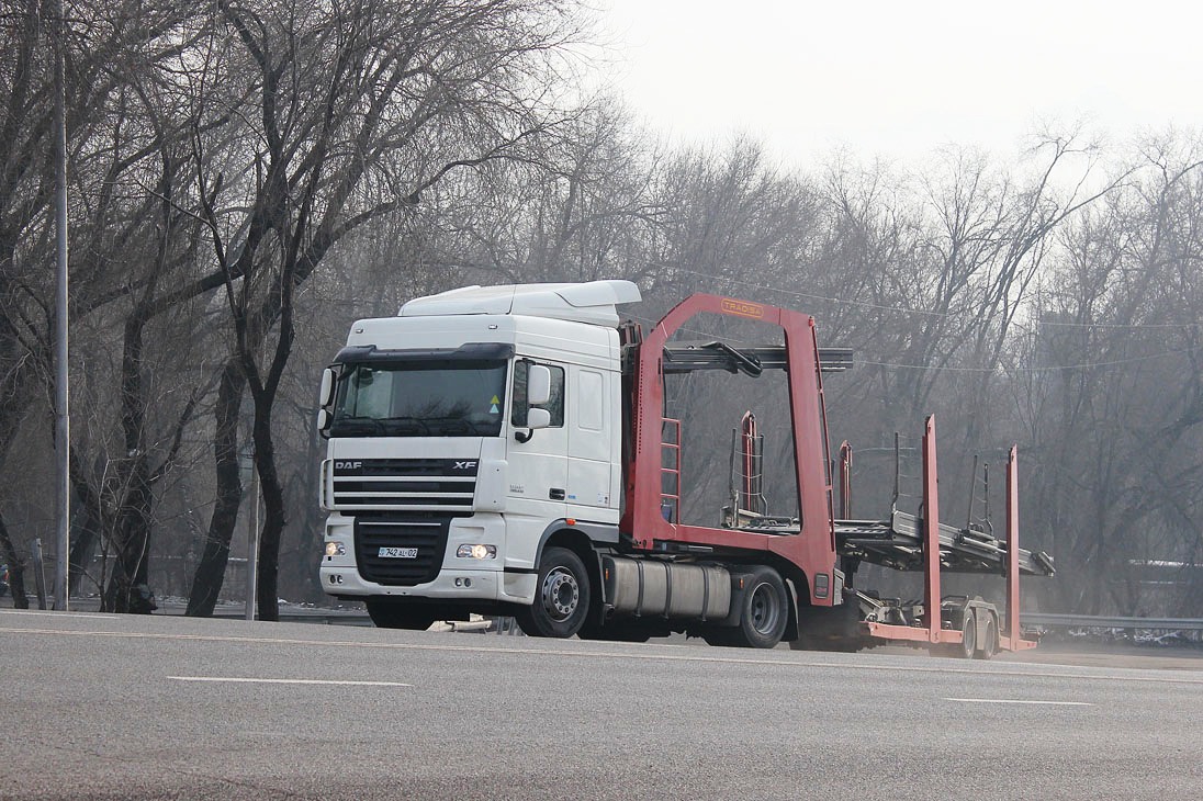 Алматы, № 742 AL 02 — DAF XF105 FT