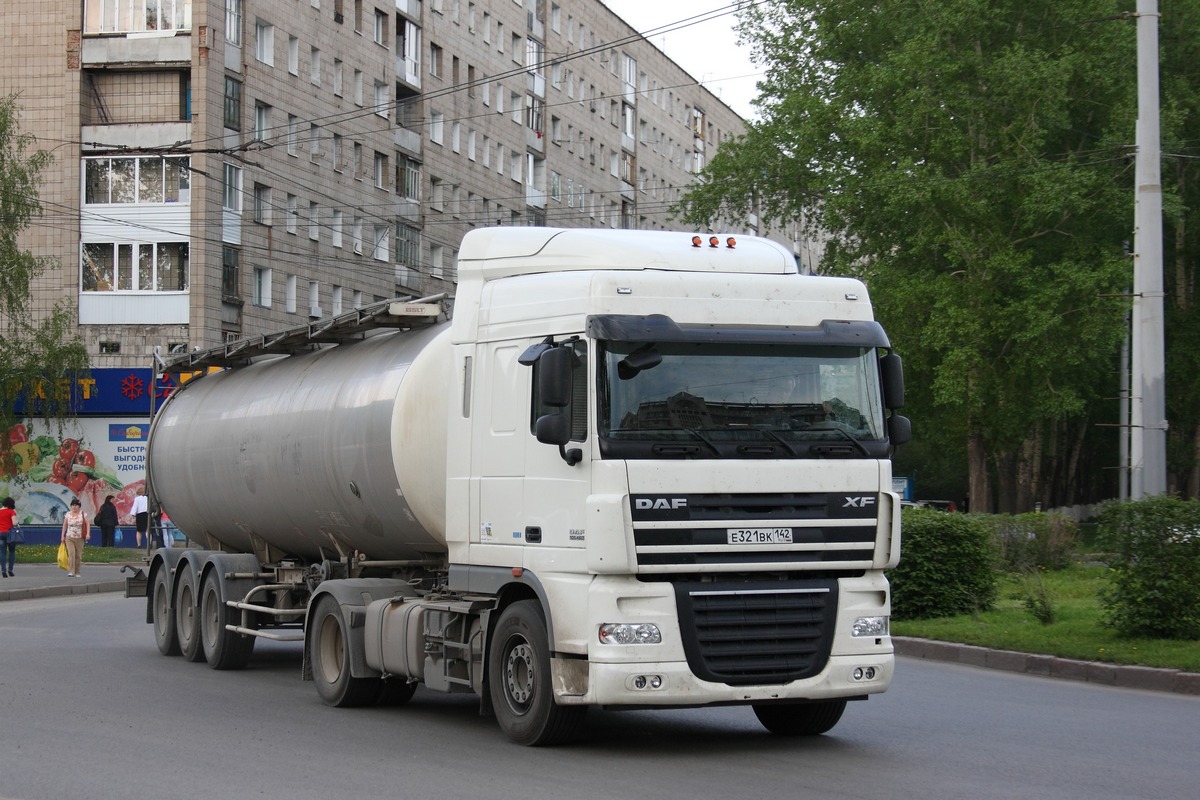 Кемеровская область, № Е 321 ВК 142 — DAF XF105 FT