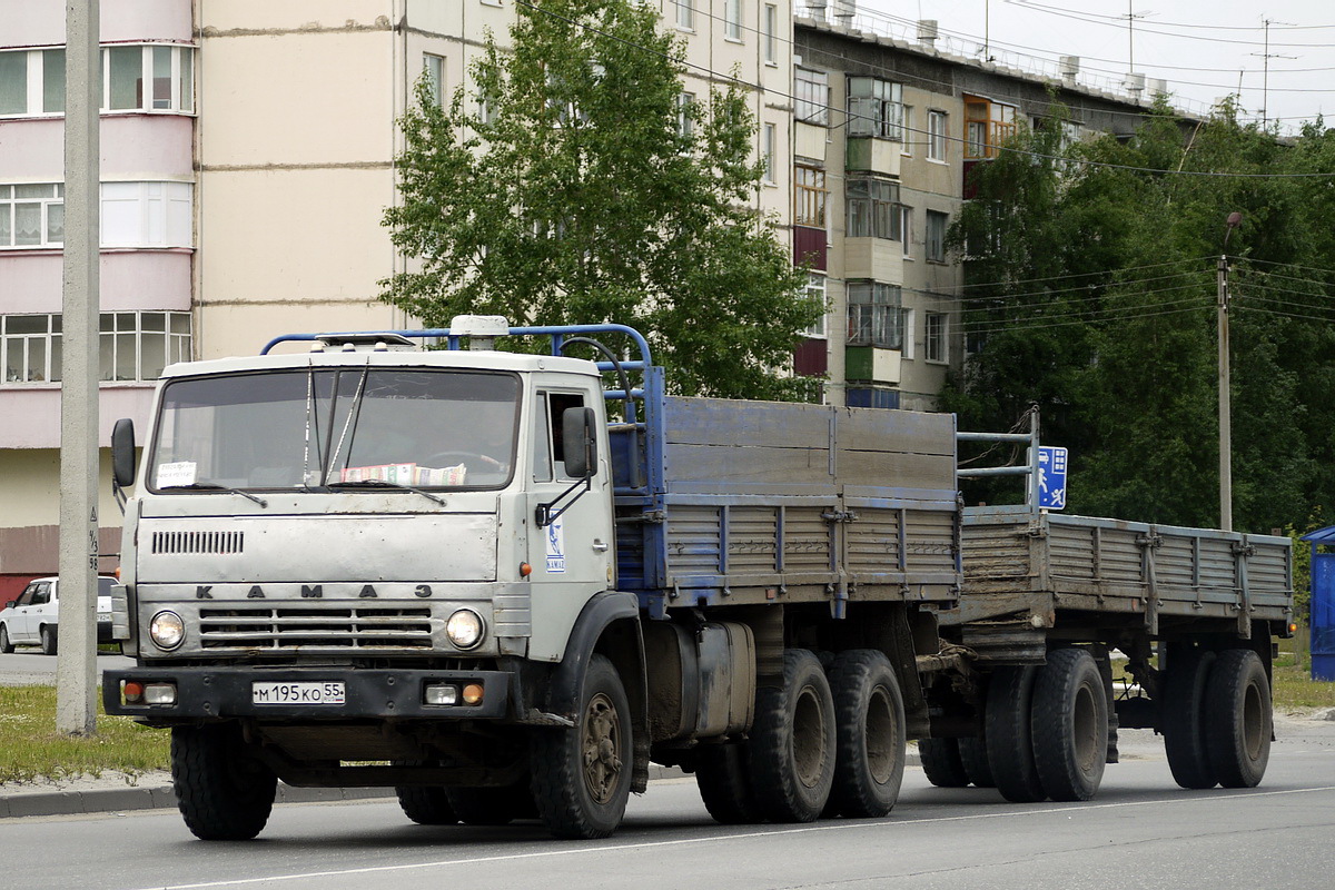 Омская область, № М 195 КО 55 — КамАЗ-53208