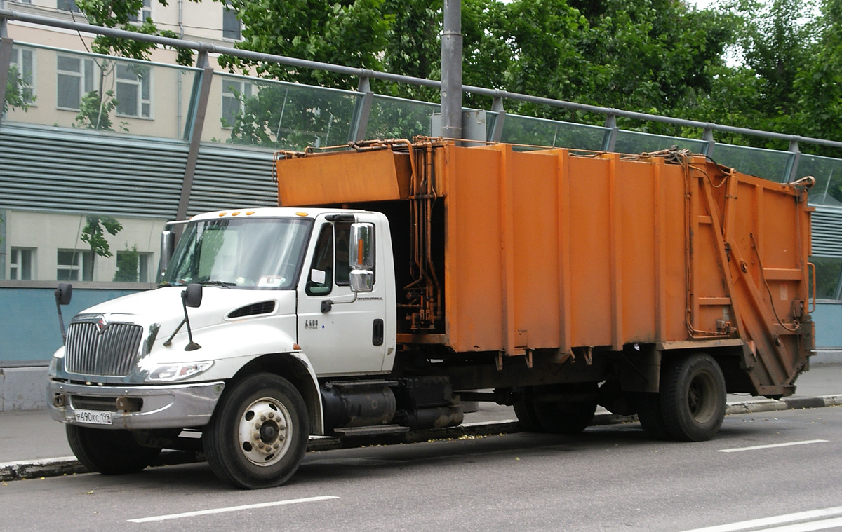 Москва, № Р 490 КС 199 — International 4400