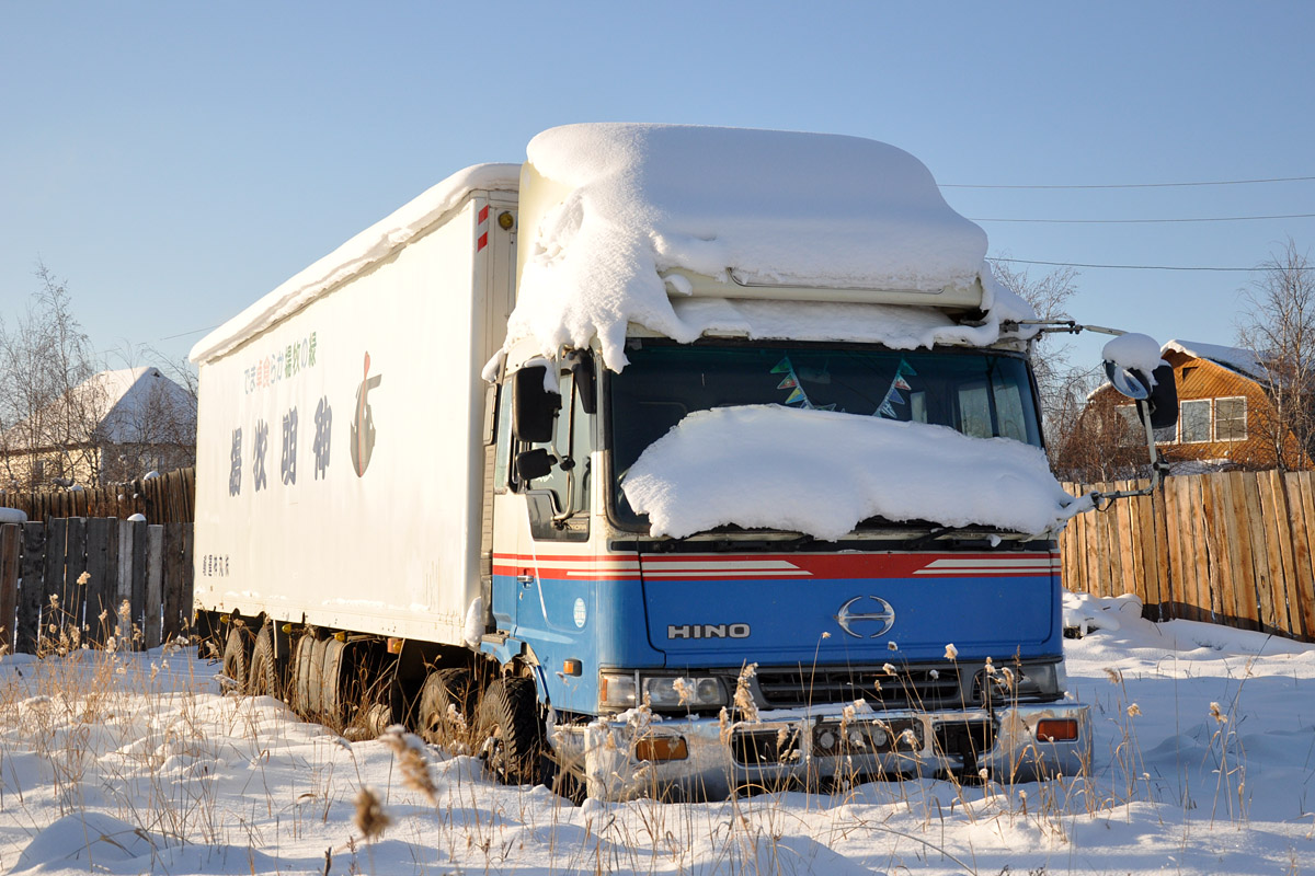 Саха (Якутия), № (14) Б/Н 0018 — Hino Profia