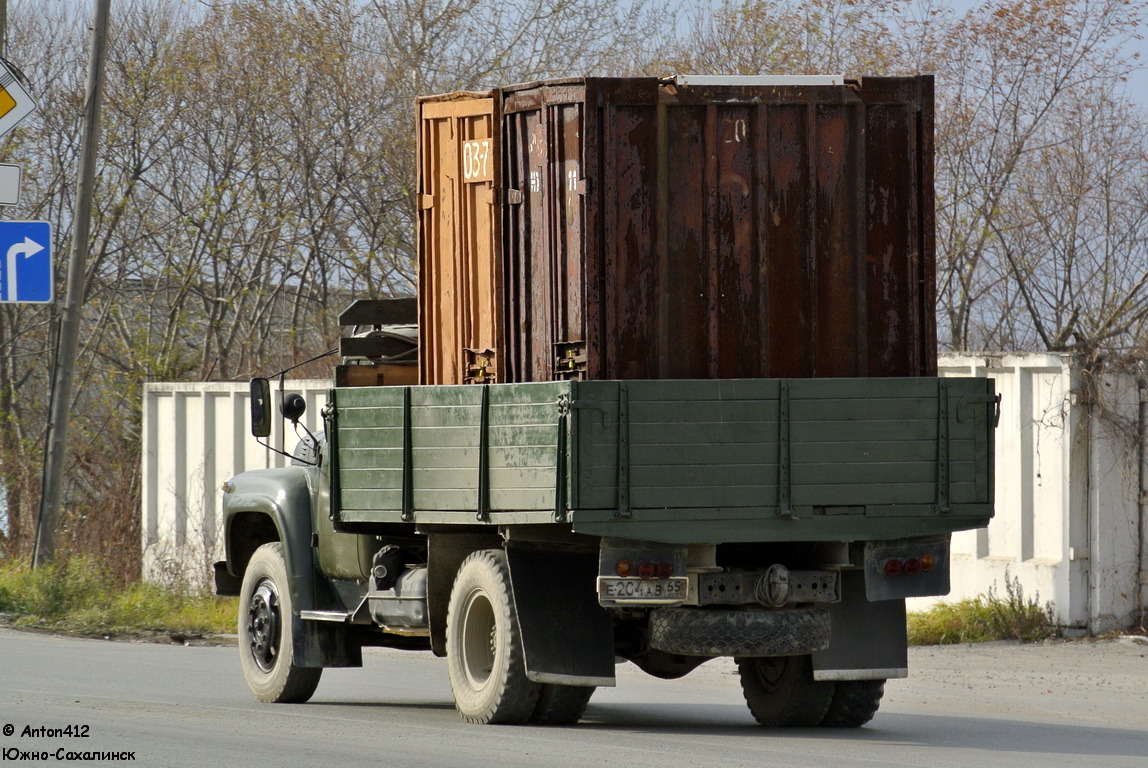 Сахалинская область, № Е 204 АВ 65 — ЗИЛ-130