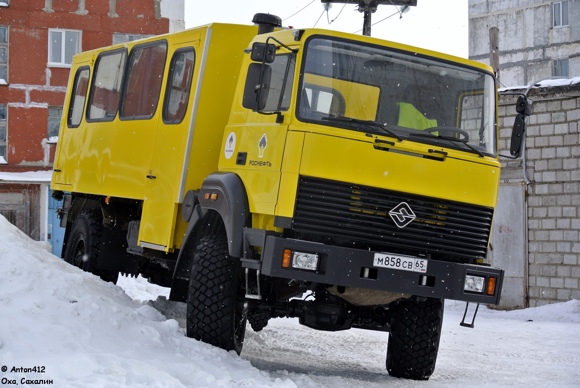 Сахалинская область, № М 858 СВ 65 — Урал-32552-79