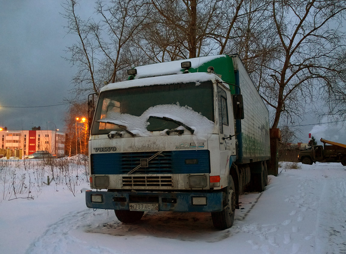 Карелия, № М 737 АС 10 — Volvo FL7