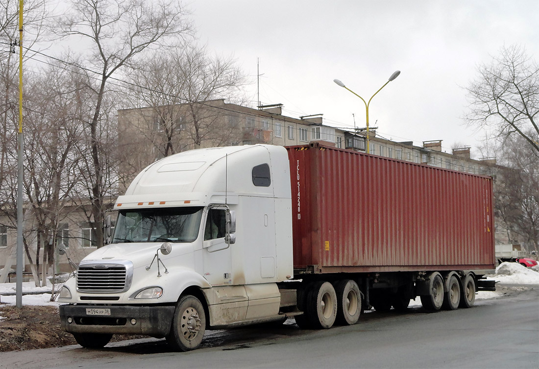 Иркутская область, № М 094 УР 38 — Freightliner Columbia