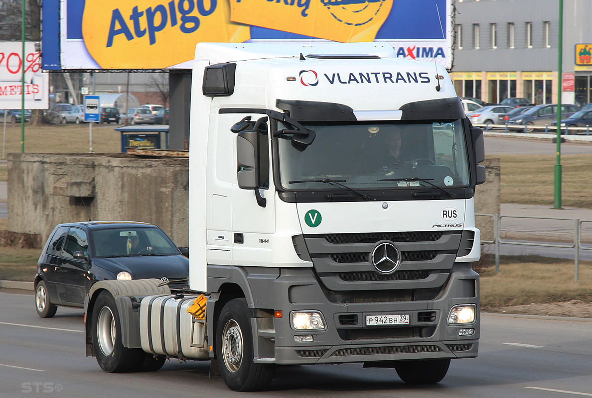 Калининградская область, № Р 942 ВН 39 — Mercedes-Benz Actros ('2009) 1844