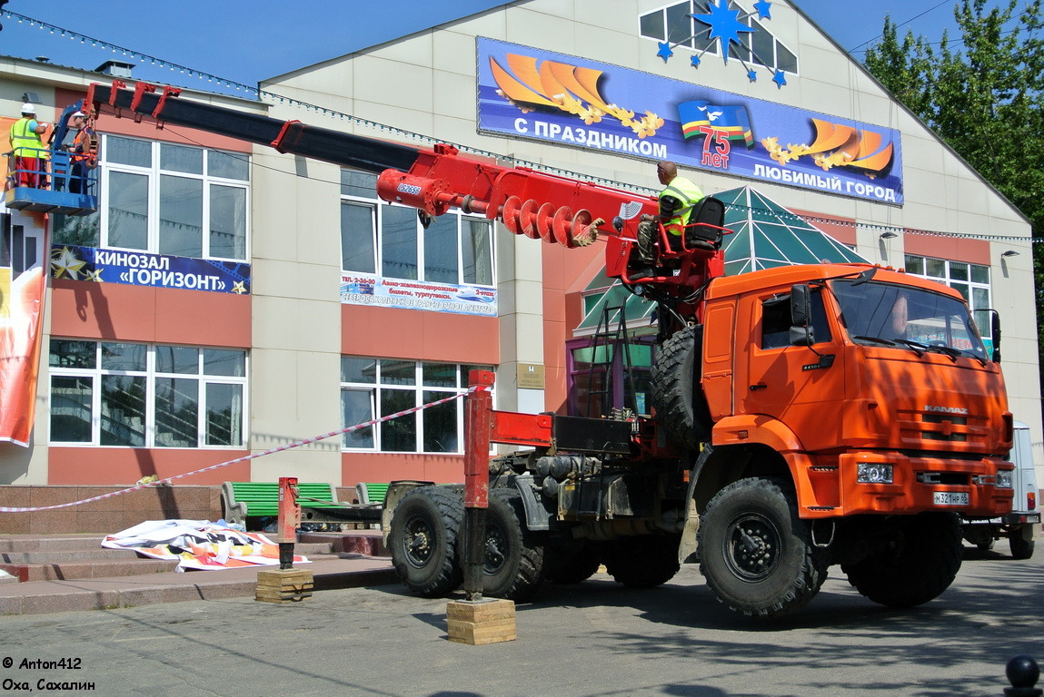 Сахалинская область, № М 321 НР 65 — КамАЗ-44108-24 [441083]