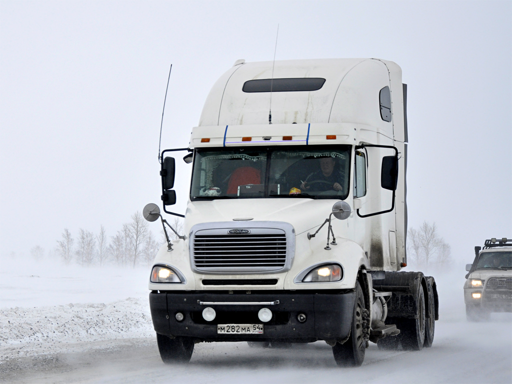 Новосибирская область, № М 282 МА 54 — Freightliner Columbia