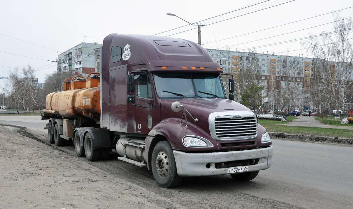 Омская область, № Т 452 МР 55 — Freightliner Columbia