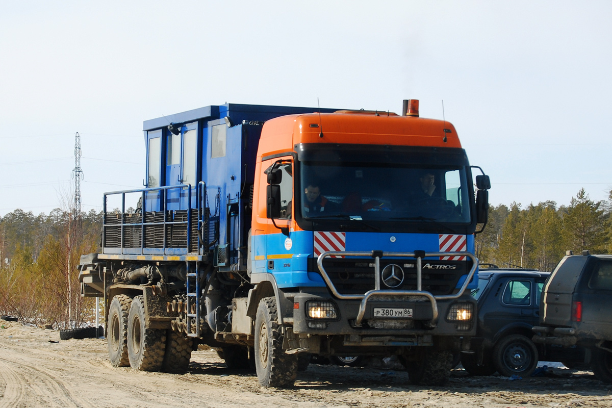 Ханты-Мансийский автоном.округ, № Р 380 УМ 86 — Mercedes-Benz Actros ('2003) 3346