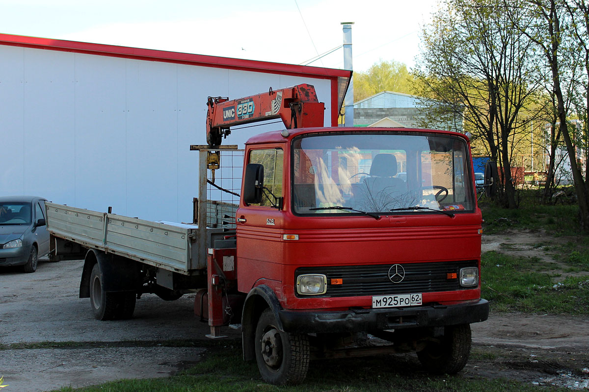 Рязанская область, № М 925 РО 62 — Mercedes-Benz LP (общ. мод.)