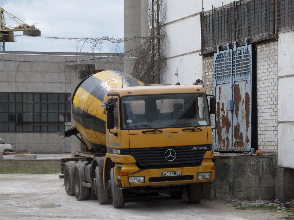 Литва, № ACA 697 — Mercedes-Benz Actros ('1997)