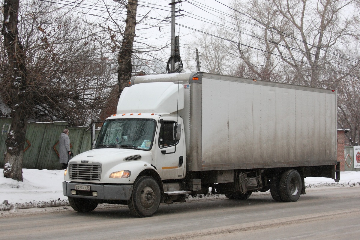 Новосибирская область, № Е 075 УХ 54 — Freightliner Business Class M2