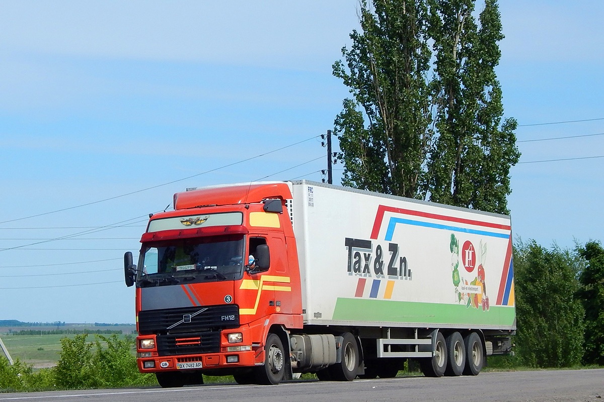 Хмельницкая область, № ВХ 7482 АР — Volvo ('1993) FH-Series