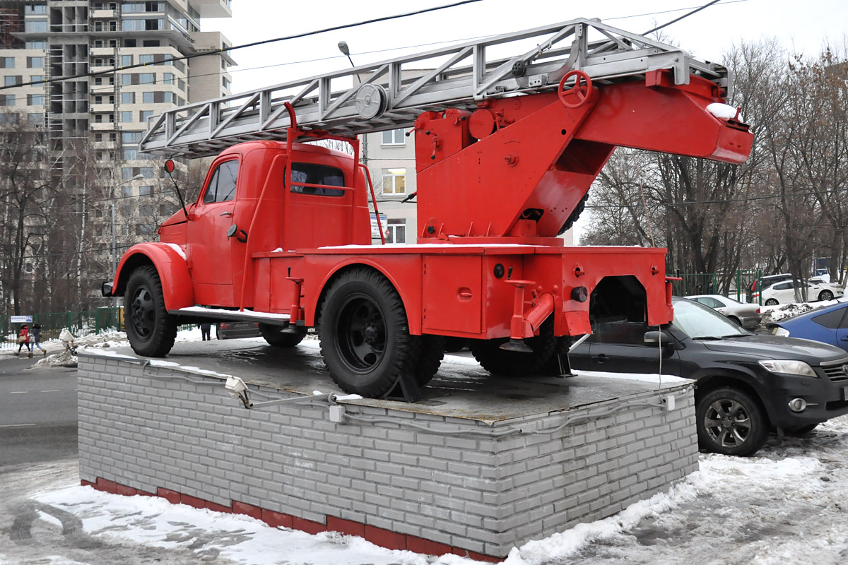 Москва, № (77) Б/Н 0018 — ГАЗ-51А; Москва — Автомобили на постаментах; Техника на постаментах, памятники (Москва)