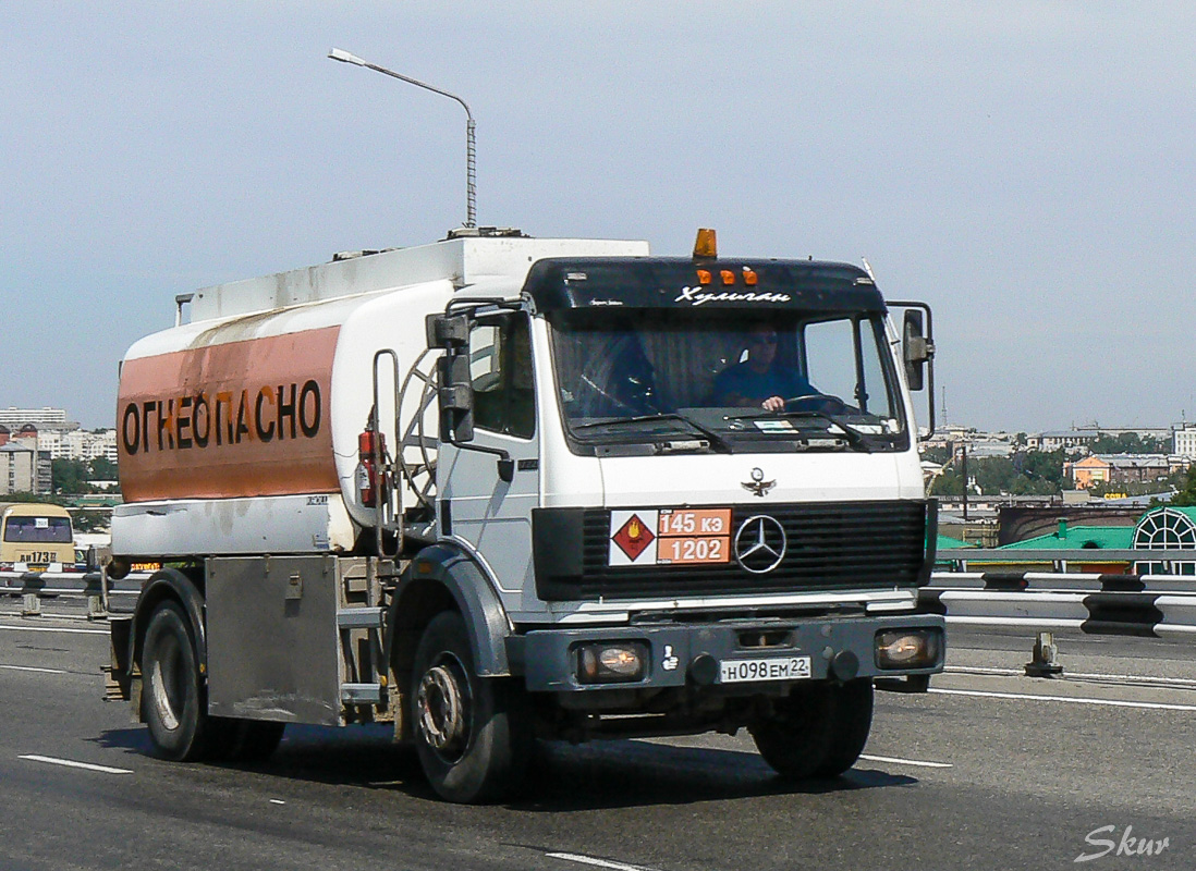 Алтайский край, № Н 098 ЕМ 22 — Mercedes-Benz SK (общ. мод.)