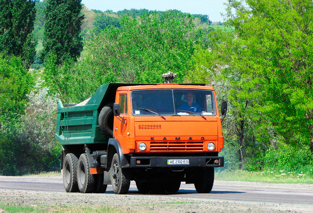 Днепропетровская область, № АЕ 2302 ЕО — КамАЗ-55111 [551110]