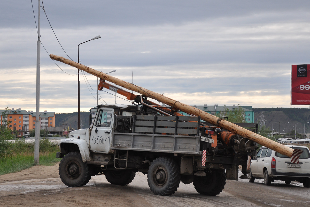 Саха (Якутия), № М 880 ЕУ 14 — ГАЗ-33081 «Садко»