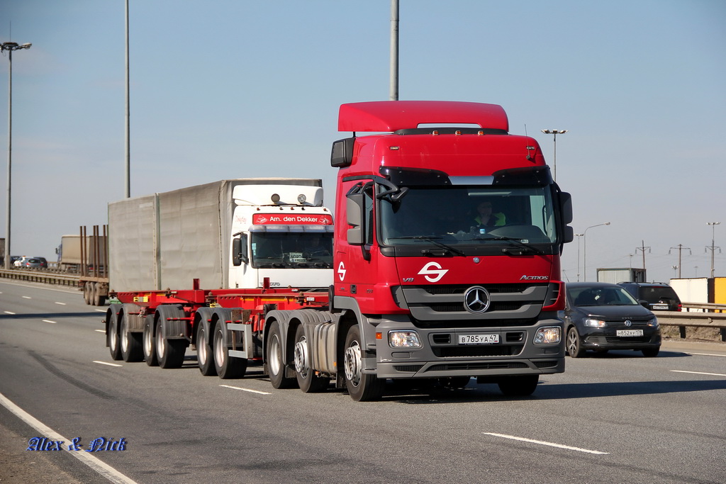 Санкт-Петербург, № В 785 УА 47 — Mercedes-Benz Actros ('2009)