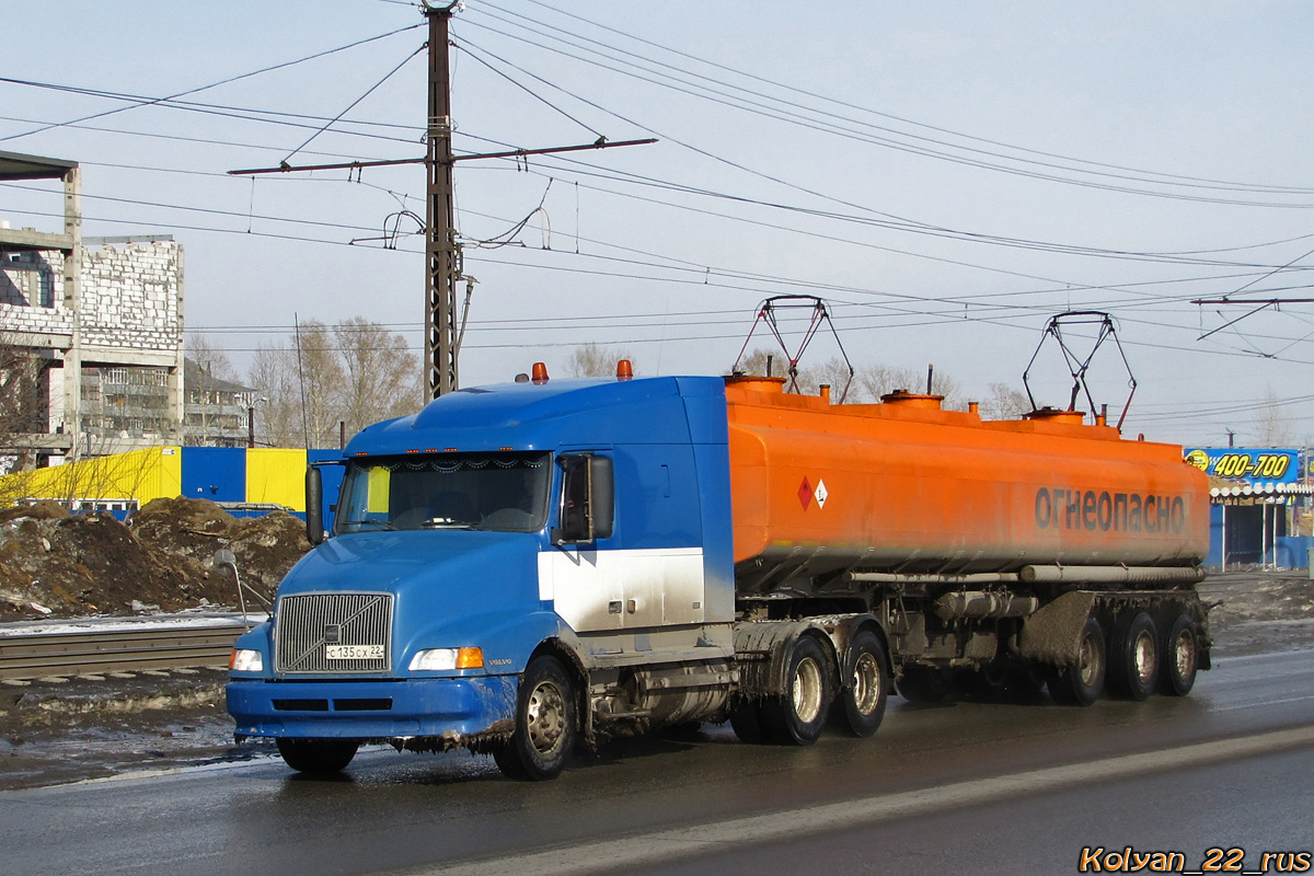 Алтайский край, № С 135 СХ 22 — Volvo VNL610