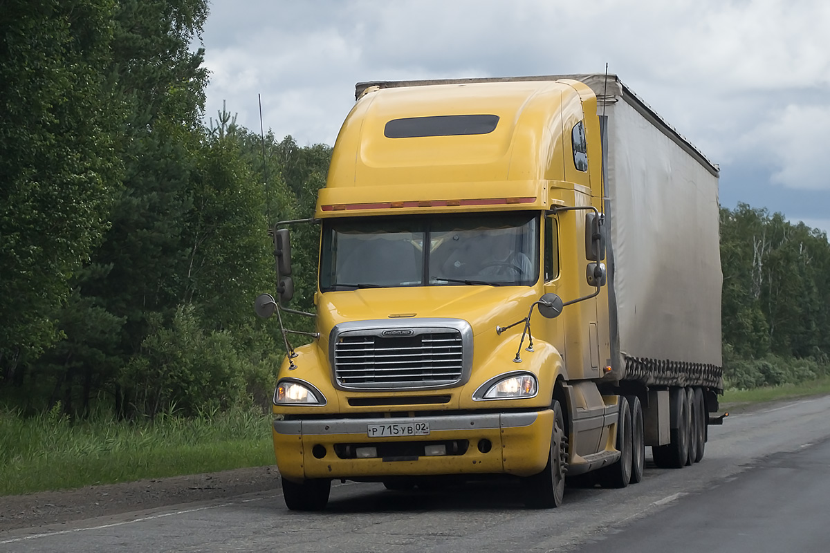 Башкортостан, № Р 715 УВ 02 — Freightliner Columbia