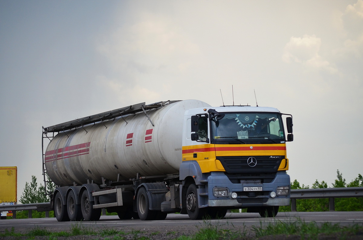 Краснодарский край, № Е 304 УУ 93 — Mercedes-Benz Axor 1840