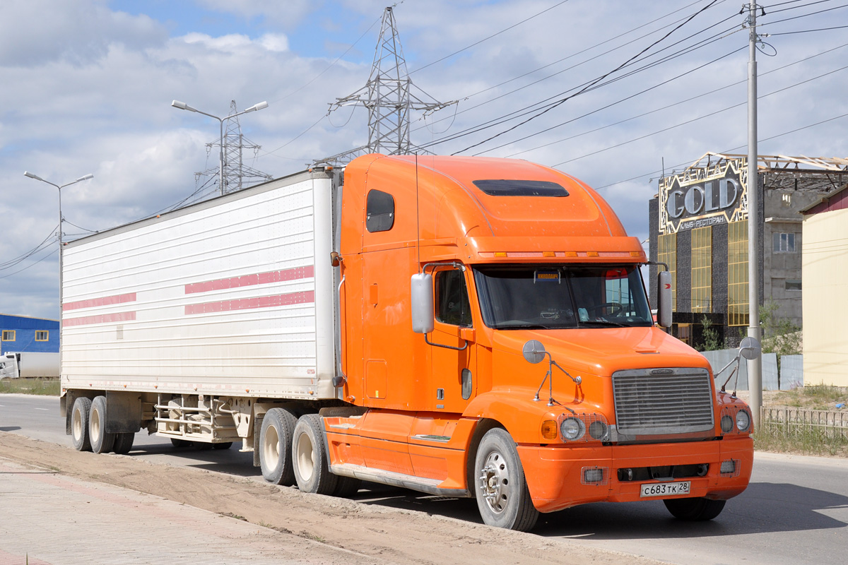 Амурская область, № С 683 ТК 28 — Freightliner Century Class