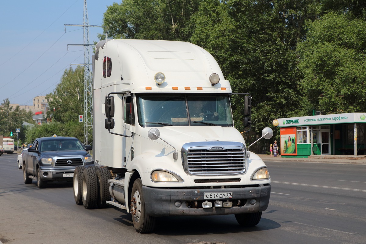 Томская область, № С 614 ЕР 70 — Freightliner Columbia