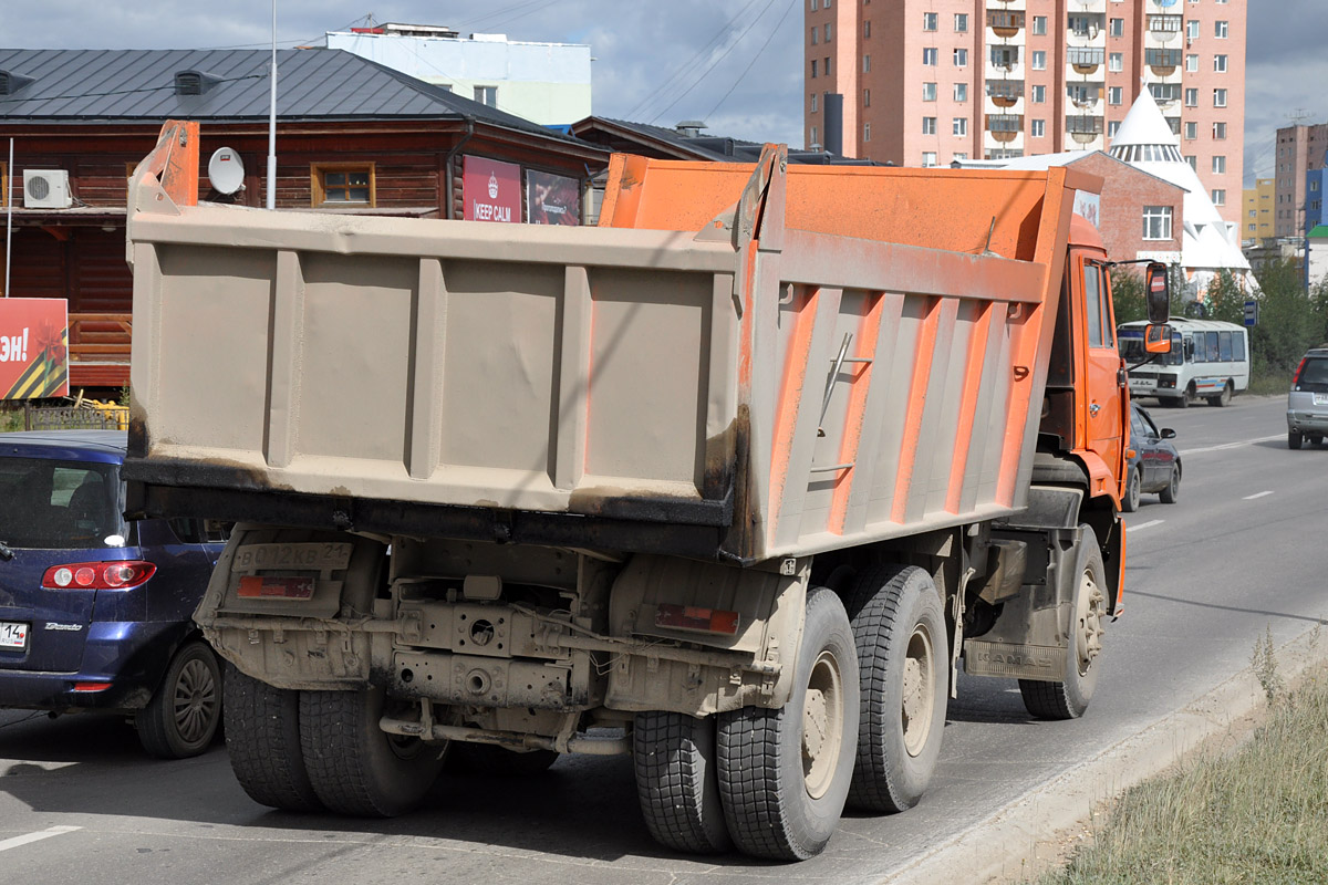 Чувашия, № В 012 КВ 21 — КамАЗ-6520-06 [65200F]