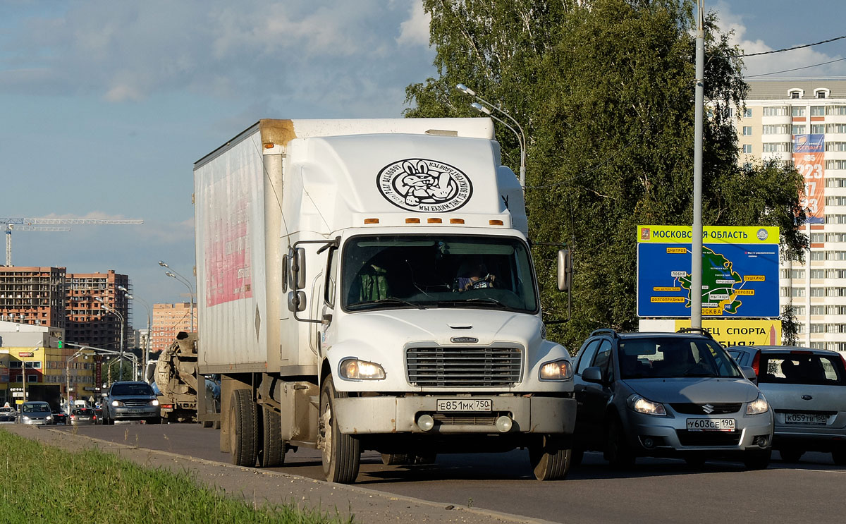 Московская область, № Е 851 МК 750 — Freightliner Business Class M2