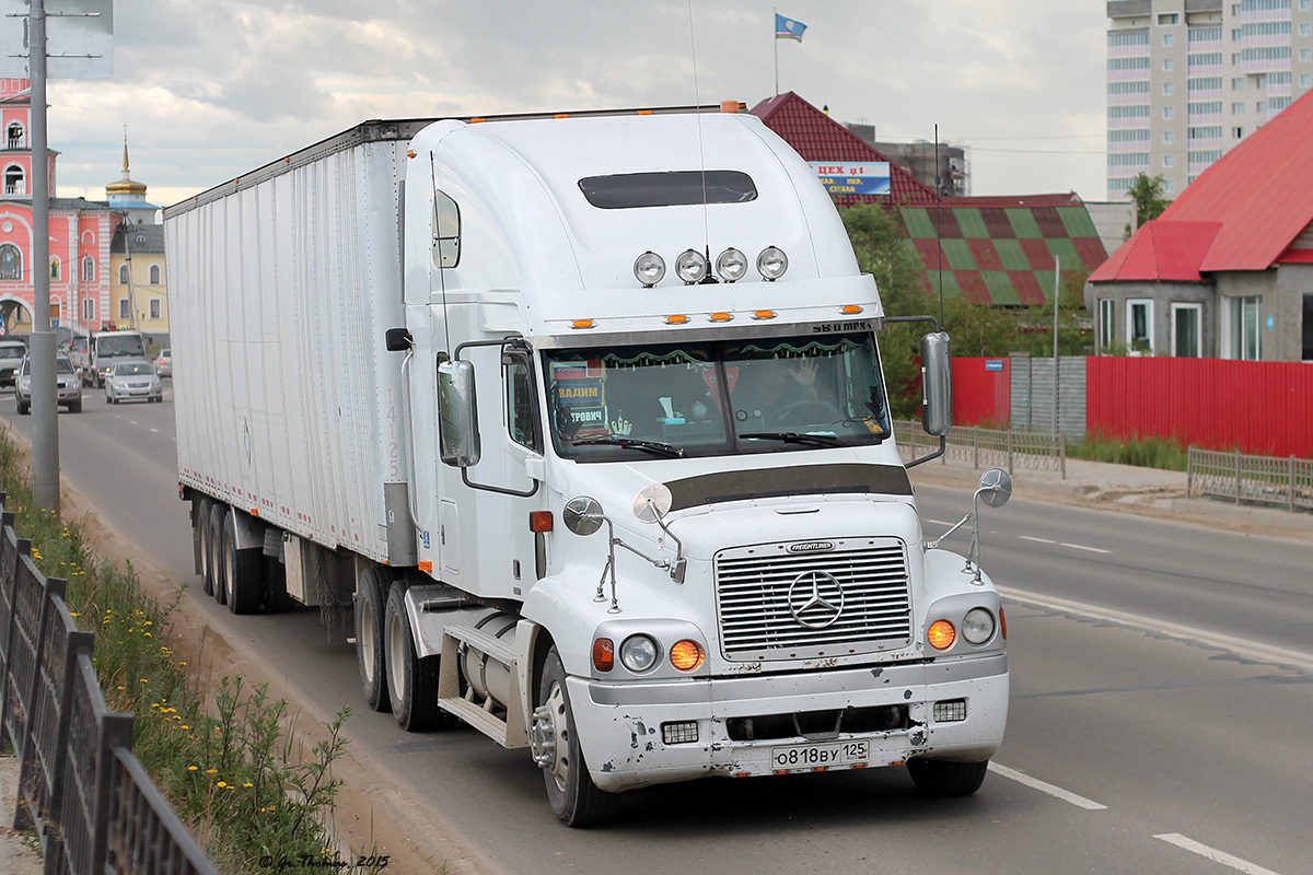 Приморский край, № О 818 ВУ 125 — Freightliner Century Class