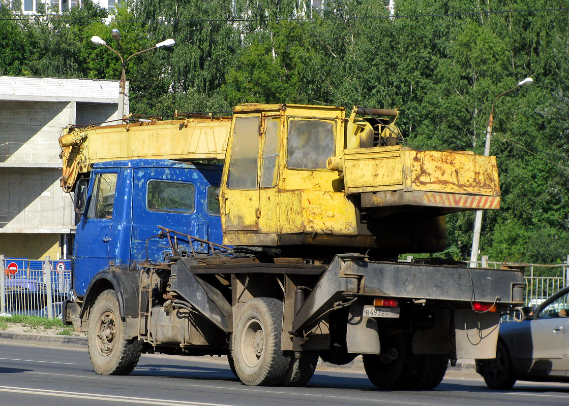 Нижегородская область, № В 493 ВА 152 — МАЗ-5337 [533700]