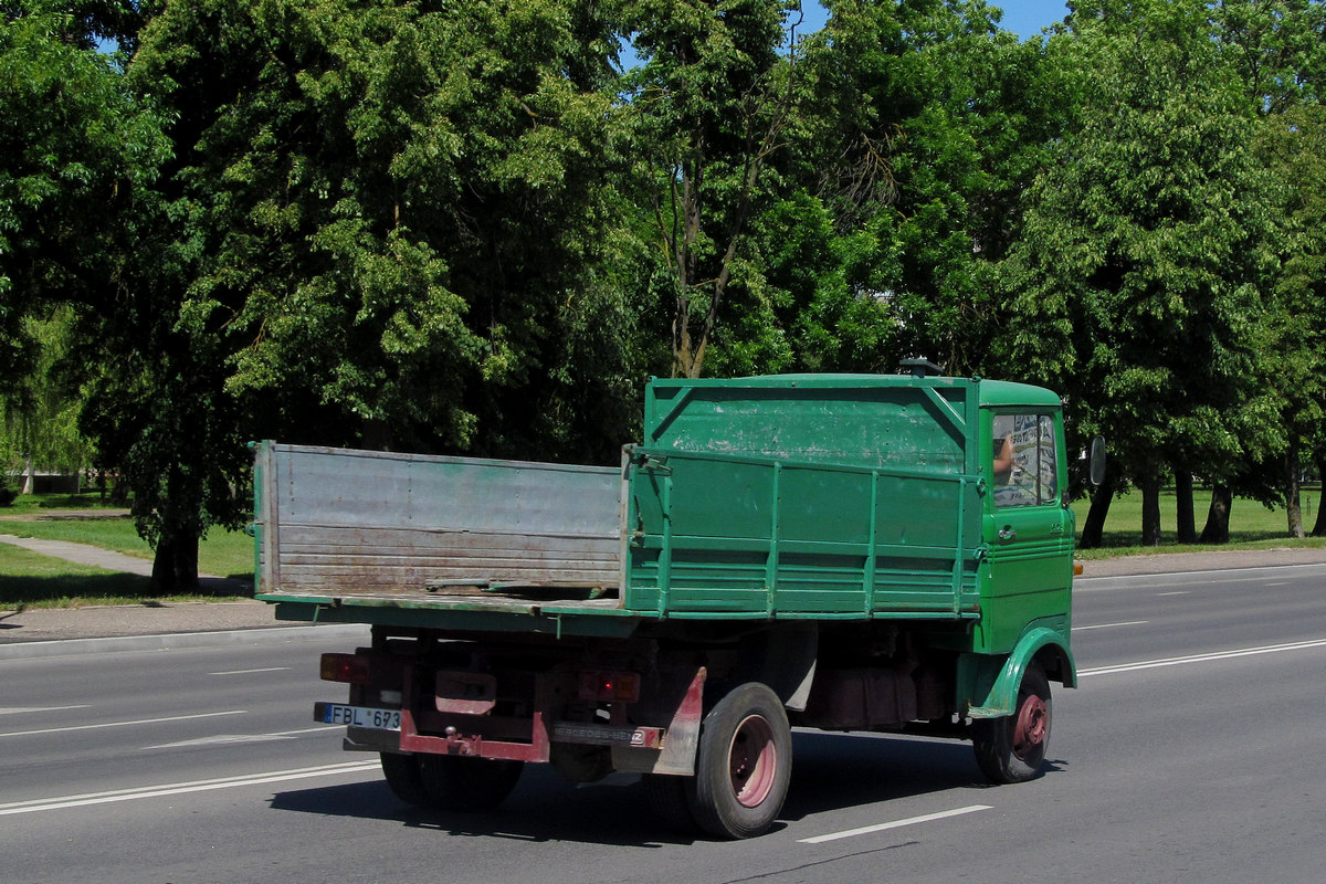 Литва, № FBL 673 — Mercedes-Benz LP (общ. мод.)