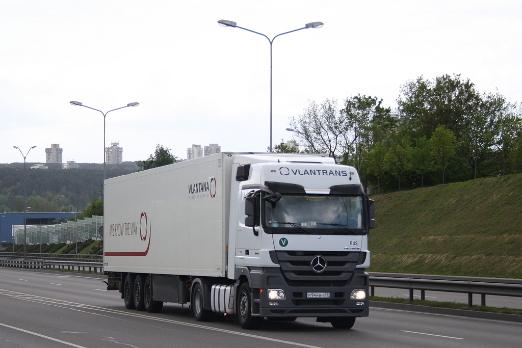 Калининградская область, № Р 944 ВН 39 — Mercedes-Benz Actros ('2009) 1844