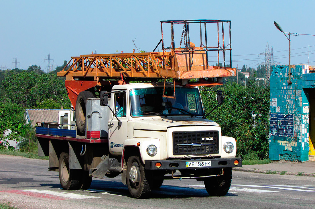 Днепропетровская область, № АЕ 1365 НК — ГАЗ-3307