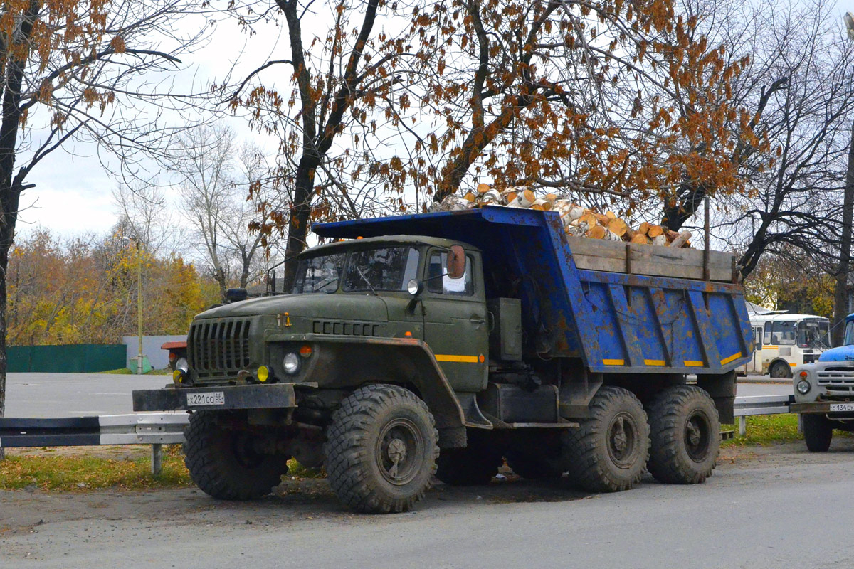 Свердловская область, № Х 221 СО 66 — Урал-5557