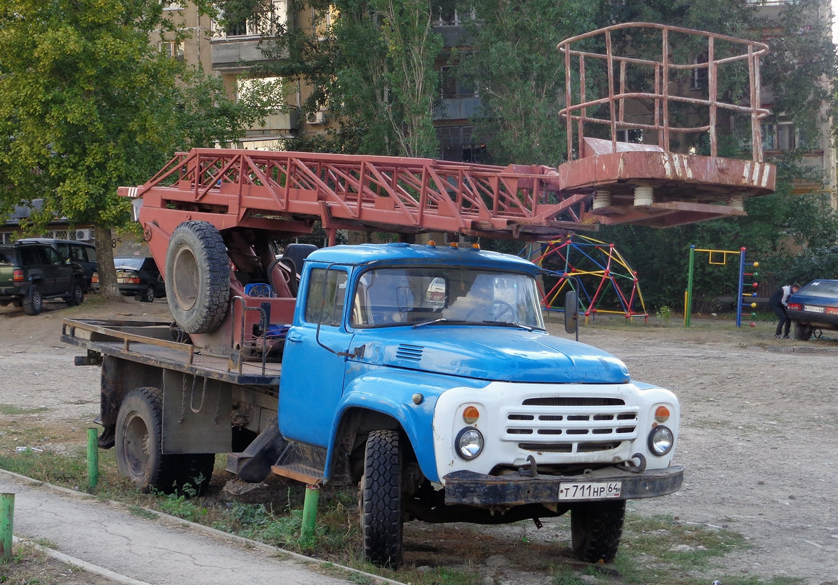 Саратовская область, № Т 711 НР 64 — ЗИЛ-431412