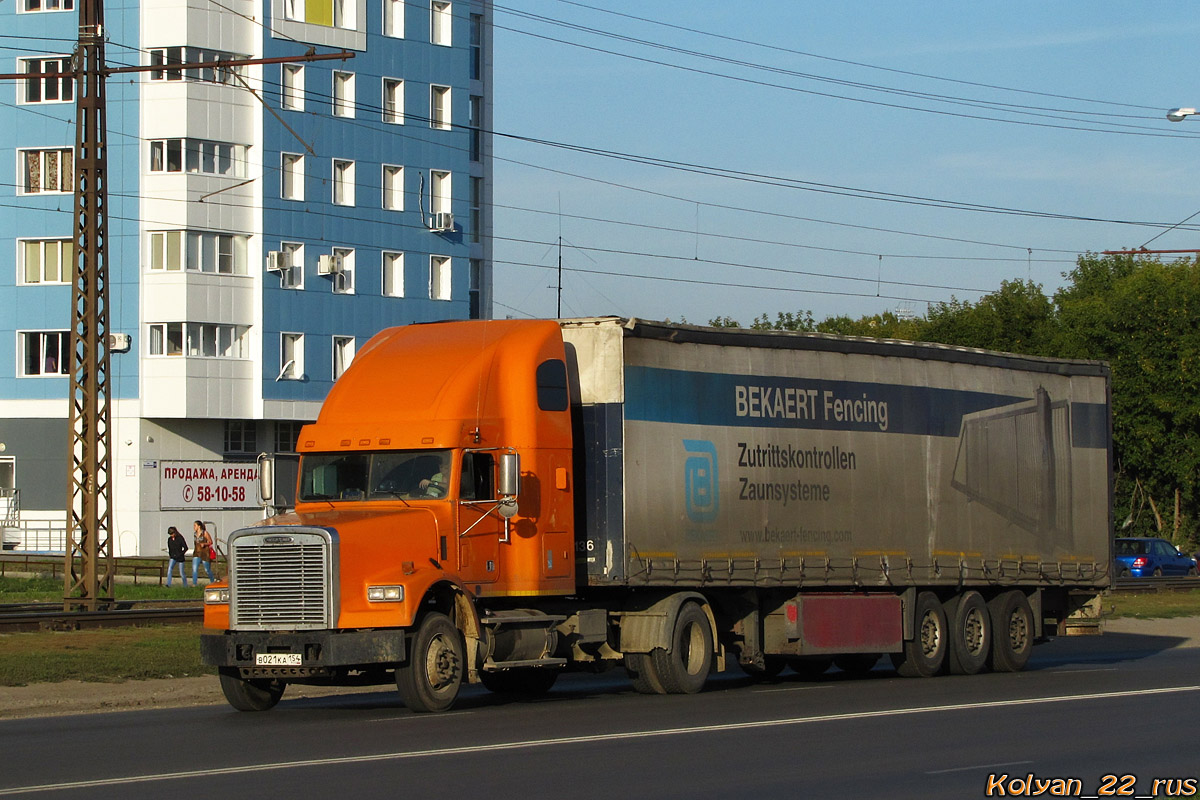 Алтайский край, № В 021 КА 154 — Freightliner FLD 120 SD