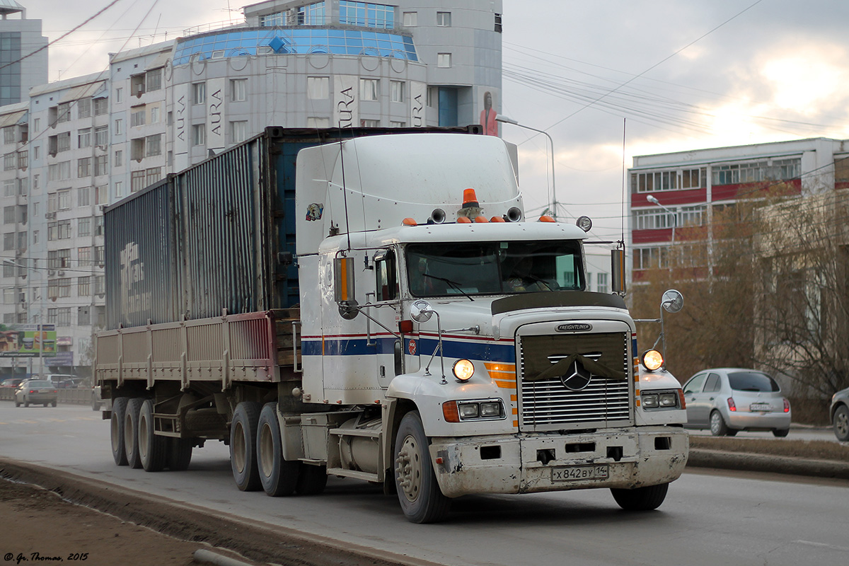 Саха (Якутия), № Х 842 ВУ 14 — Freightliner FLD 120