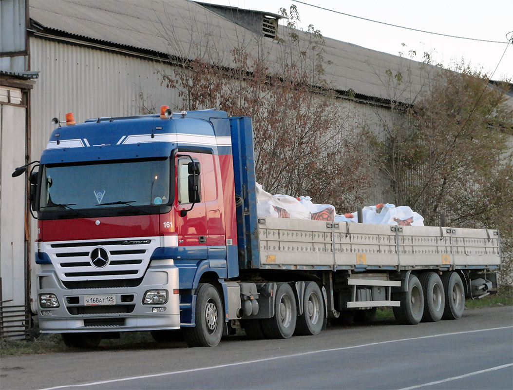 Приморский край, № Н 168 АТ 125 — Mercedes-Benz Actros ('2003) 2648