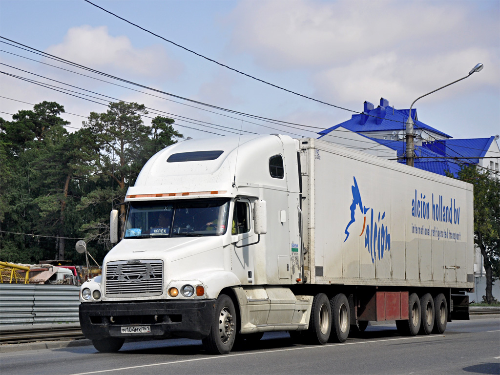 Ростовская область, № М 104 МХ 161 — Freightliner Century Class