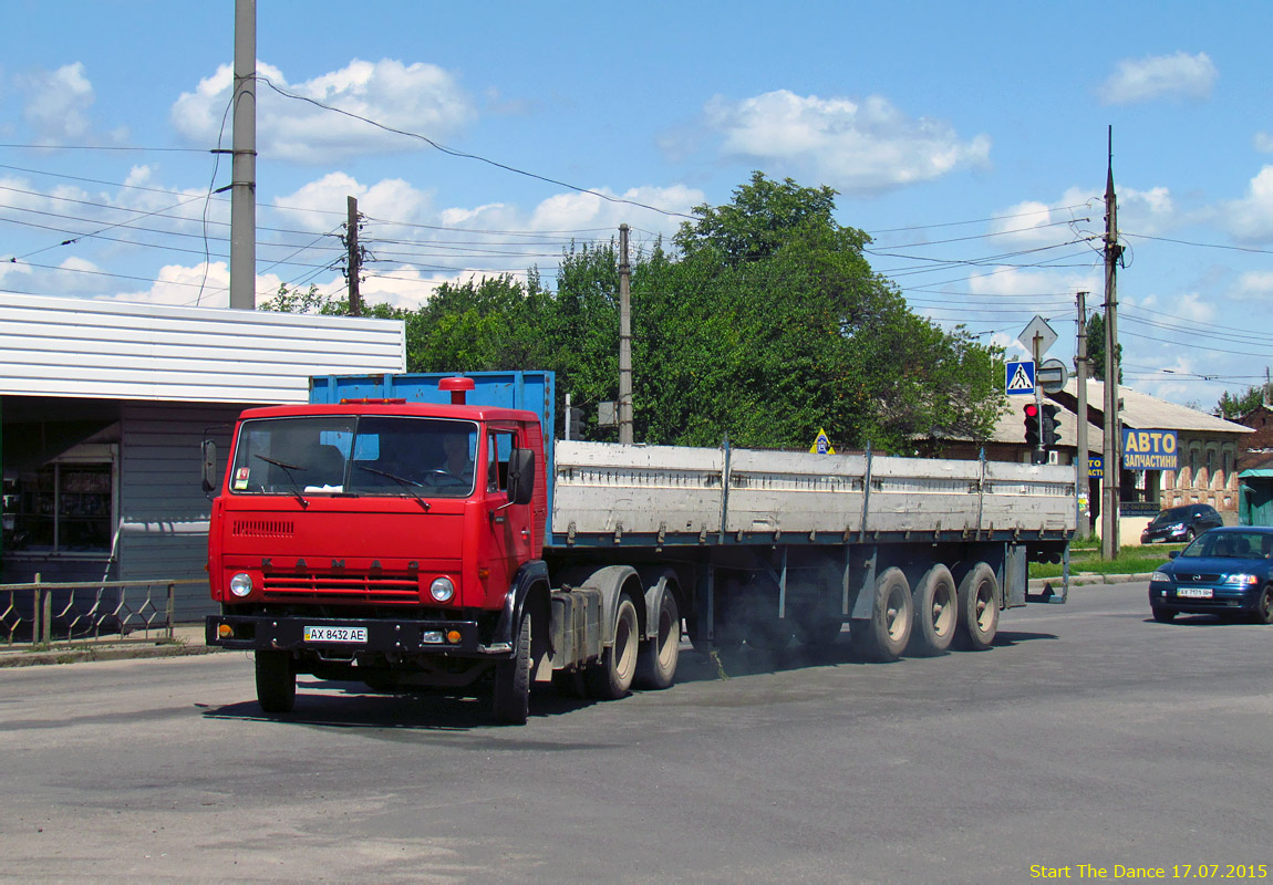 Харьковская область, № АХ 8432 АЕ — КамАЗ-54112