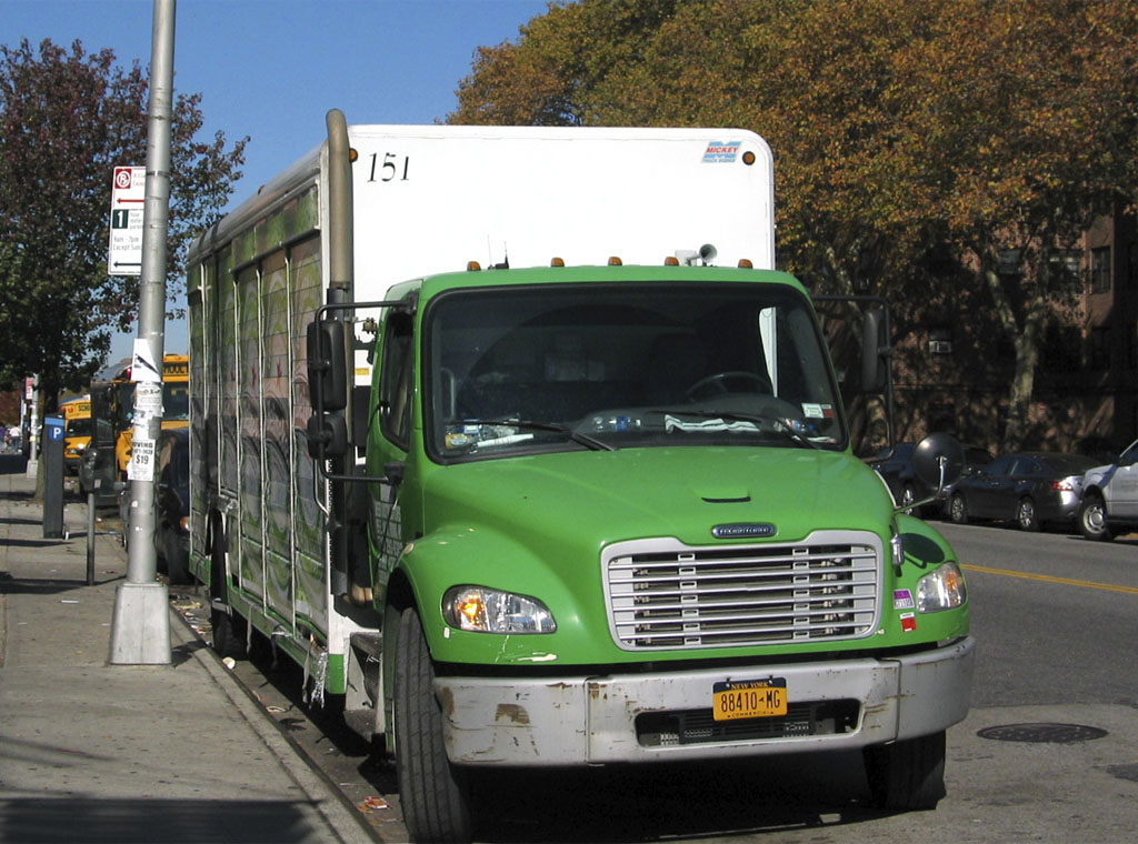 США, № 88410-MG — Freightliner Business Class M2