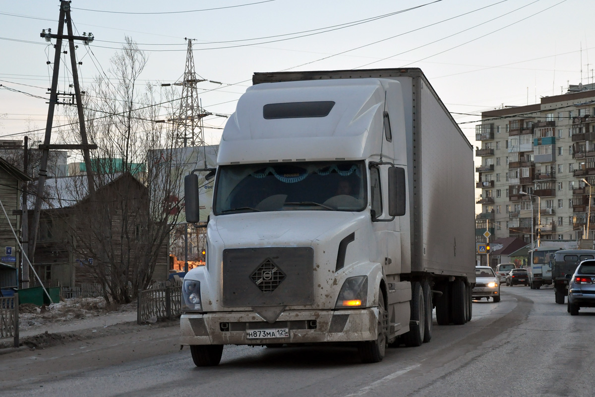 Приморский край, № Н 873 МА 125 — Volvo VNL670